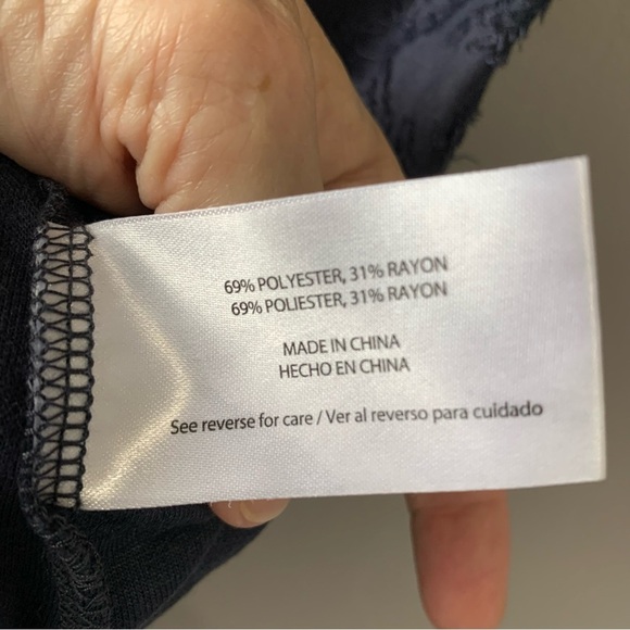 Peace & Pearls navy blue Aztec eyelash relief short sleeve vneck top. Size XXL - Picture 9 of 10